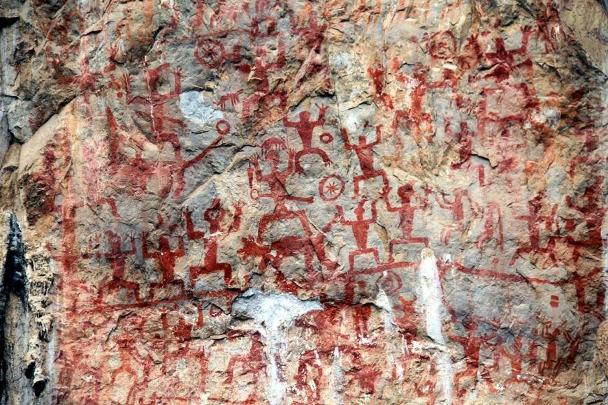 The main rock painting of the Rock Paintings of Hua Mountain.