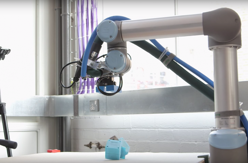 Mother robot builds self-evolving baby bots