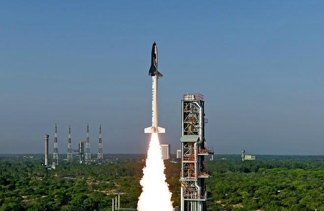 India&#039;s HS9 solid rocket launching
