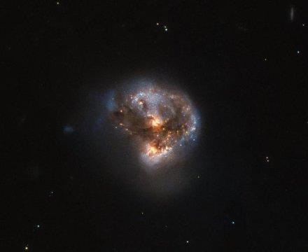 Hubble gazes at a cosmic &#039;megamaser&#039;