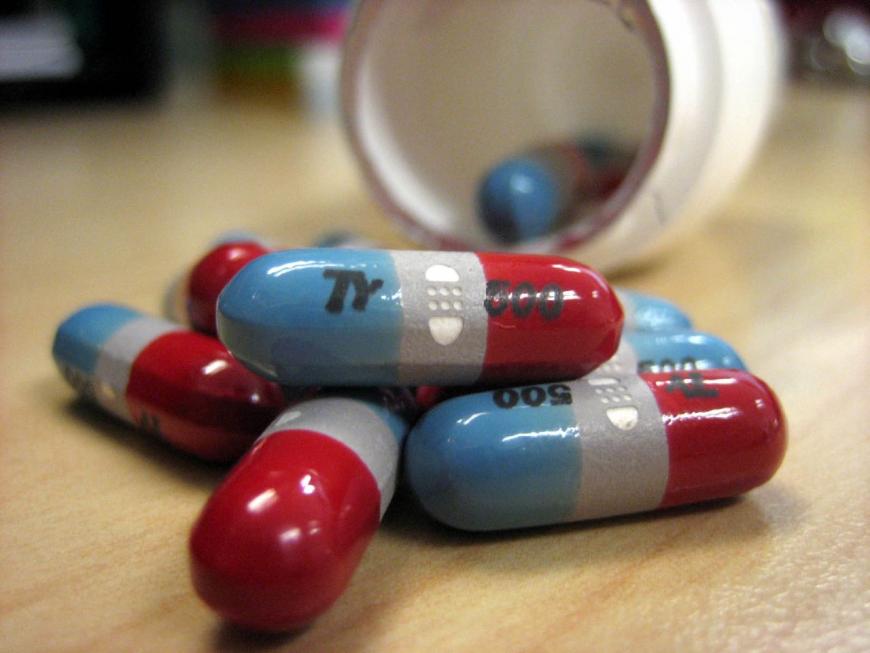 Tylenol red and blue 500 mg capsules