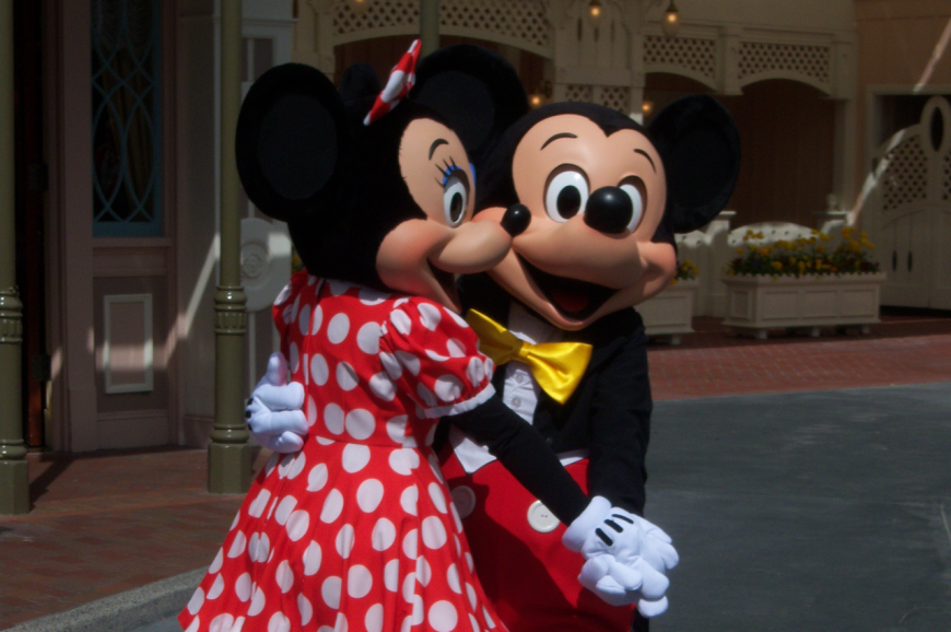 Mickey Mouse and Minny Mouse dancing at Disney World