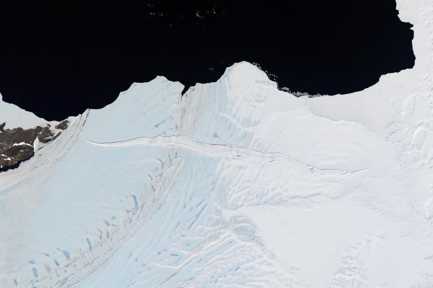 Aerial photo of the Nansen Ice Shelf, 2015