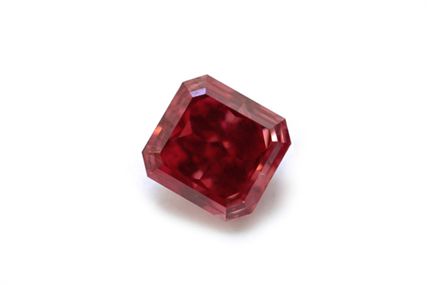 a square diamond, deep red